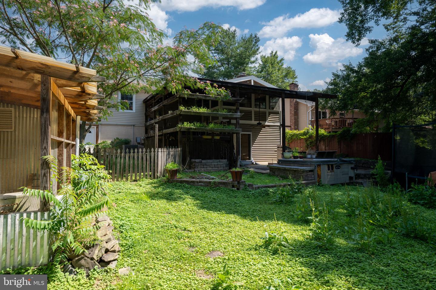 102 BREEZEWOOD DR, FREDERICKSBURG, Virginia 22407, 2 Bedrooms Bedrooms, ,3 BathroomsBathrooms,Residential,For sale,102 BREEZEWOOD DR,VASP2034212 MLS # VASP2034212