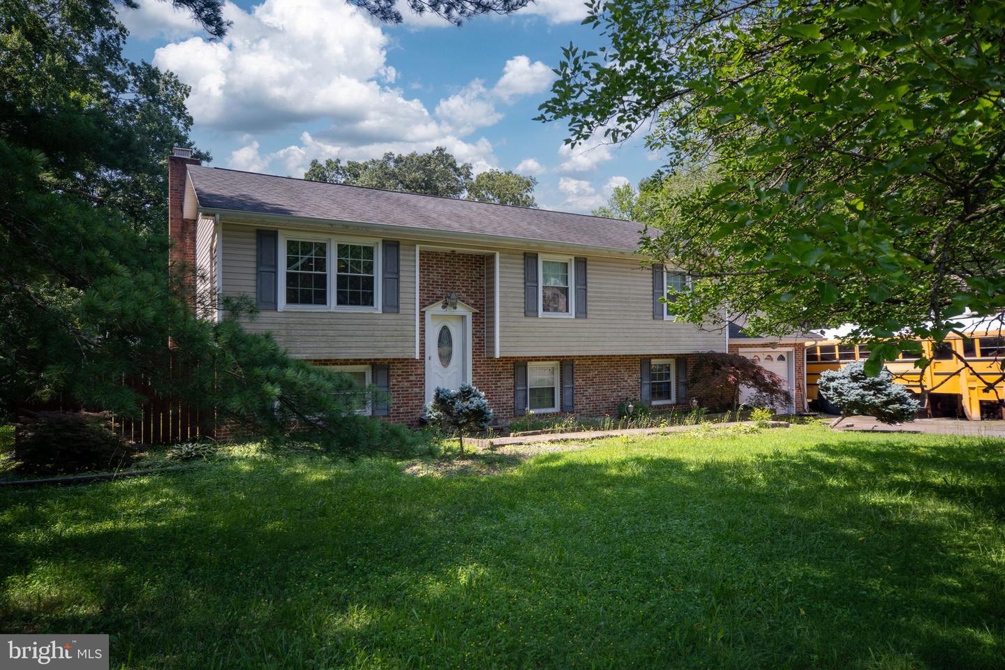 102 BREEZEWOOD DR, FREDERICKSBURG, Virginia 22407, 2 Bedrooms Bedrooms, ,3 BathroomsBathrooms,Residential,For sale,102 BREEZEWOOD DR,VASP2034212 MLS # VASP2034212