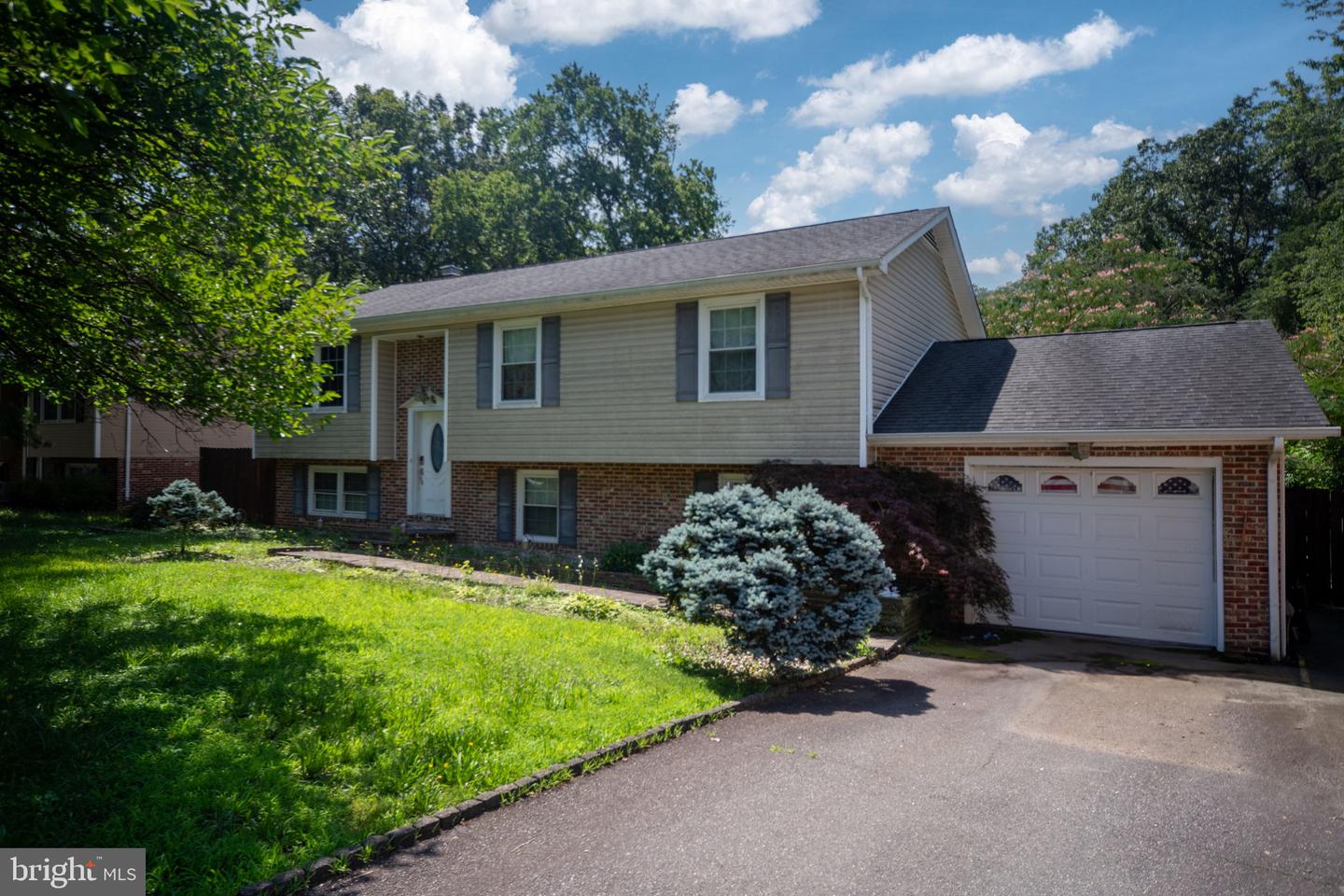 102 BREEZEWOOD DR, FREDERICKSBURG, Virginia 22407, 2 Bedrooms Bedrooms, ,3 BathroomsBathrooms,Residential,For sale,102 BREEZEWOOD DR,VASP2034212 MLS # VASP2034212