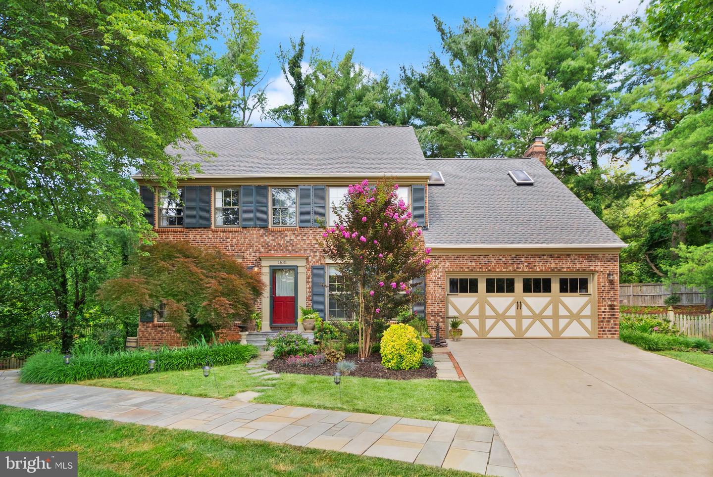 1631 AUTUMNWOOD DR, RESTON, Virginia 20194, 4 Bedrooms Bedrooms, ,4 BathroomsBathrooms,Residential,For sale,1631 AUTUMNWOOD DR,VAFX2250618 MLS # VAFX2250618
