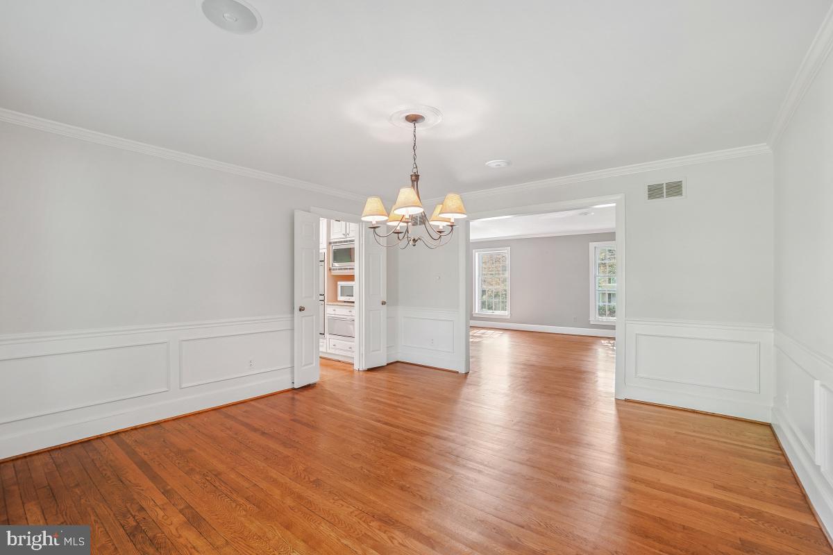 1210 SUFFIELD DR, MCLEAN, Virginia 22101, 4 Bedrooms Bedrooms, ,4 BathroomsBathrooms,Residential,For sale,1210 SUFFIELD DR,VAFX2254124 MLS # VAFX2254124