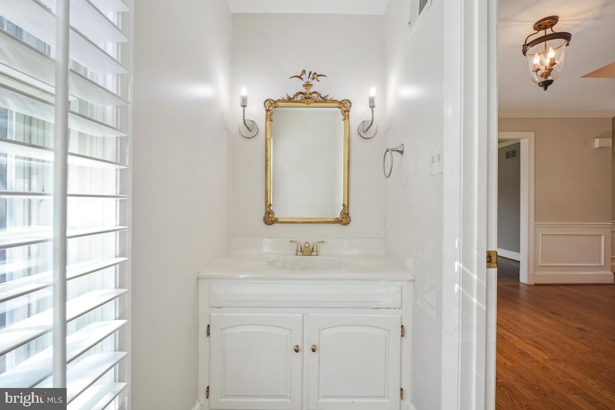 1210 SUFFIELD DR, MCLEAN, Virginia 22101, 4 Bedrooms Bedrooms, ,4 BathroomsBathrooms,Residential,For sale,1210 SUFFIELD DR,VAFX2254124 MLS # VAFX2254124