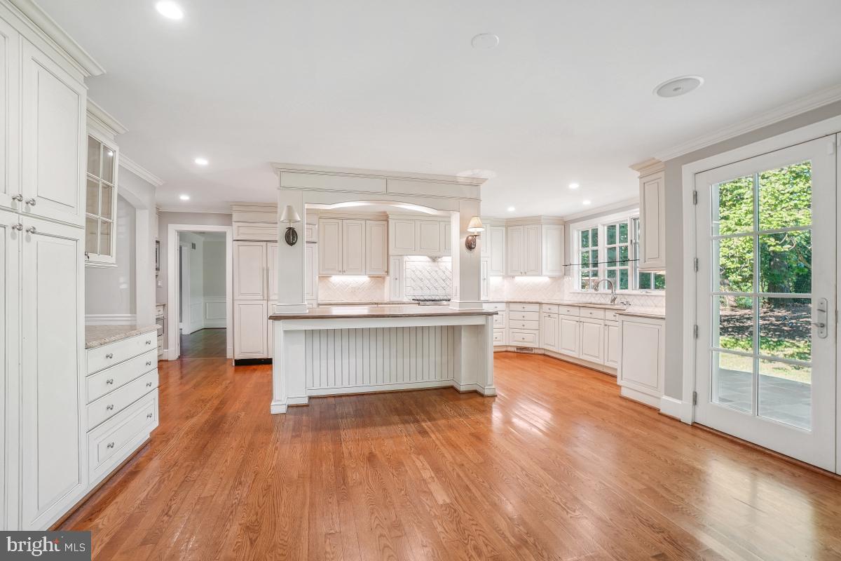 1210 SUFFIELD DR, MCLEAN, Virginia 22101, 4 Bedrooms Bedrooms, ,4 BathroomsBathrooms,Residential,For sale,1210 SUFFIELD DR,VAFX2254124 MLS # VAFX2254124