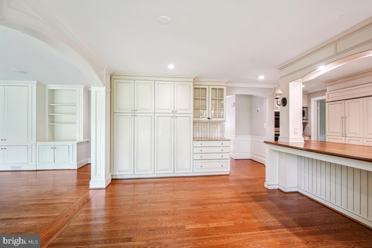 1210 SUFFIELD DR, MCLEAN, Virginia 22101, 4 Bedrooms Bedrooms, ,4 BathroomsBathrooms,Residential,For sale,1210 SUFFIELD DR,VAFX2254124 MLS # VAFX2254124