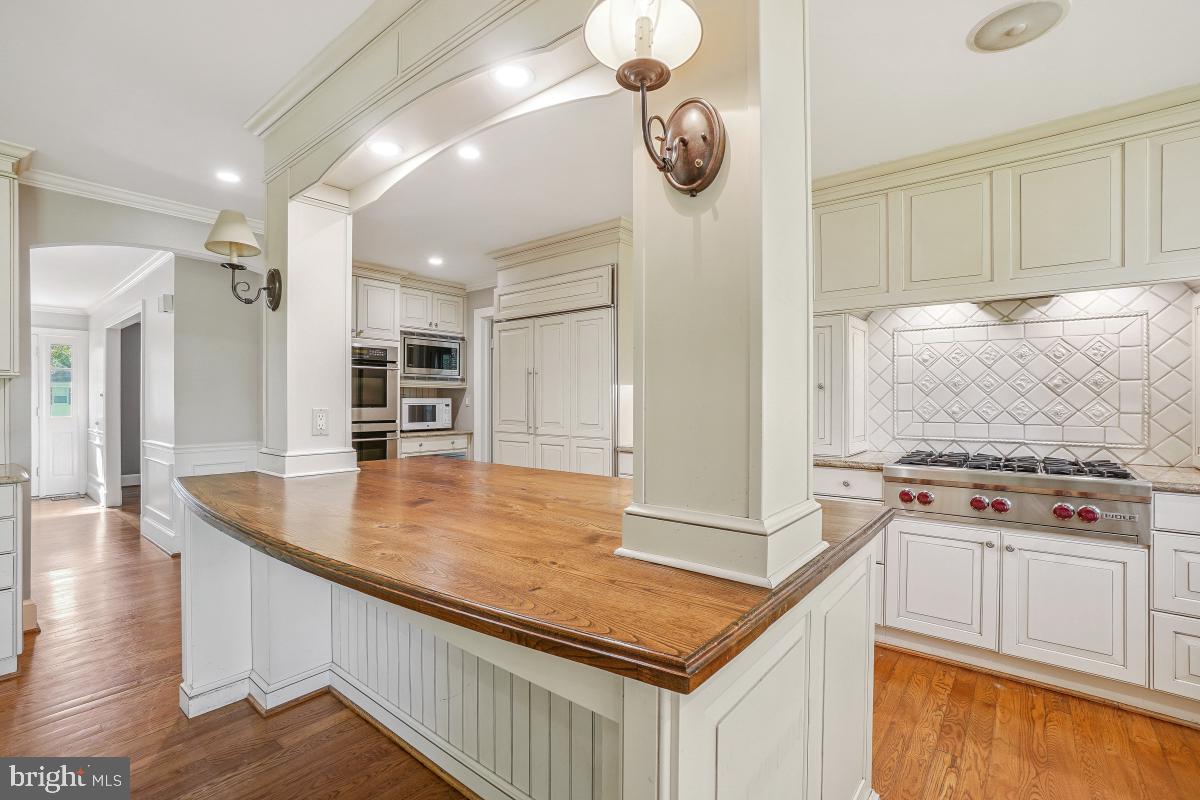 1210 SUFFIELD DR, MCLEAN, Virginia 22101, 4 Bedrooms Bedrooms, ,4 BathroomsBathrooms,Residential,For sale,1210 SUFFIELD DR,VAFX2254124 MLS # VAFX2254124