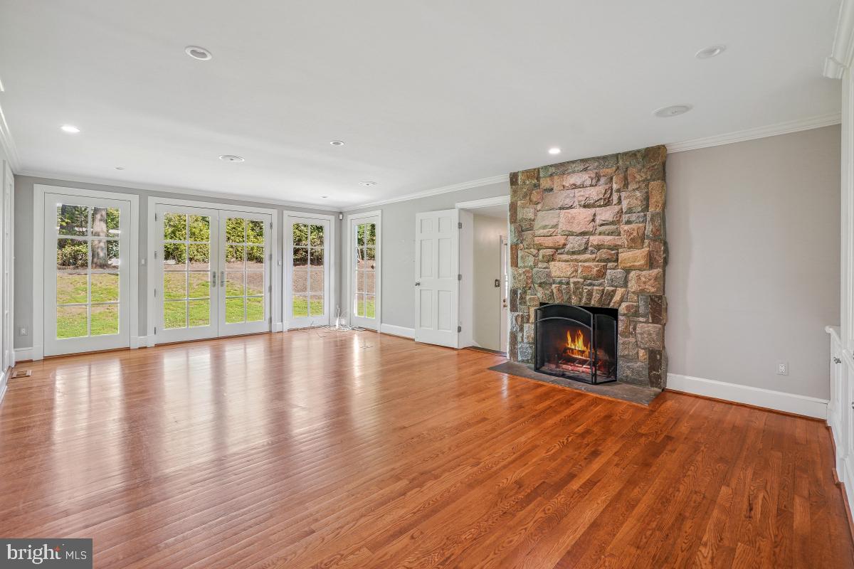 1210 SUFFIELD DR, MCLEAN, Virginia 22101, 4 Bedrooms Bedrooms, ,4 BathroomsBathrooms,Residential,For sale,1210 SUFFIELD DR,VAFX2254124 MLS # VAFX2254124