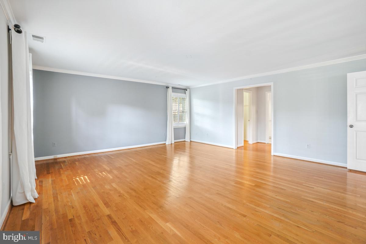 1210 SUFFIELD DR, MCLEAN, Virginia 22101, 4 Bedrooms Bedrooms, ,4 BathroomsBathrooms,Residential,For sale,1210 SUFFIELD DR,VAFX2254124 MLS # VAFX2254124