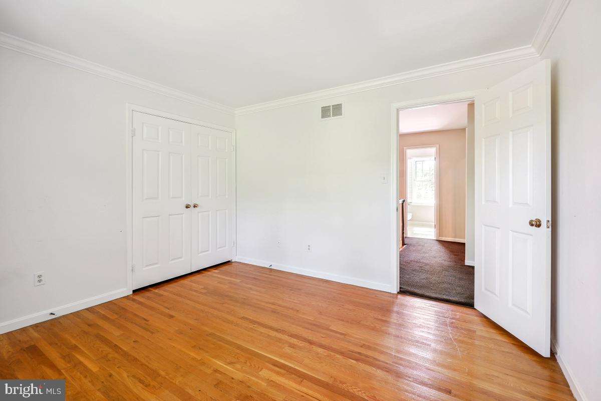 1210 SUFFIELD DR, MCLEAN, Virginia 22101, 4 Bedrooms Bedrooms, ,4 BathroomsBathrooms,Residential,For sale,1210 SUFFIELD DR,VAFX2254124 MLS # VAFX2254124