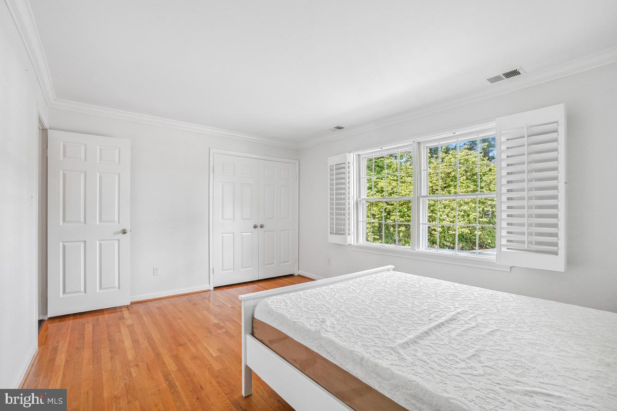 1210 SUFFIELD DR, MCLEAN, Virginia 22101, 4 Bedrooms Bedrooms, ,4 BathroomsBathrooms,Residential,For sale,1210 SUFFIELD DR,VAFX2254124 MLS # VAFX2254124