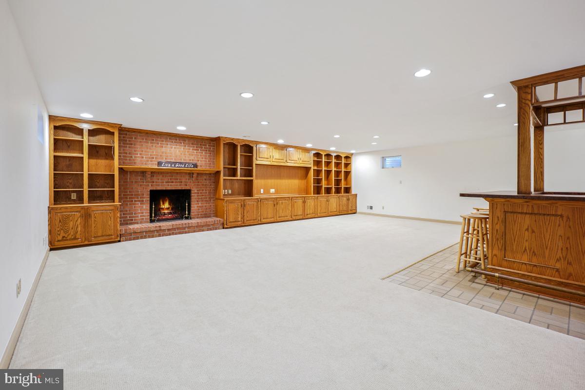 1210 SUFFIELD DR, MCLEAN, Virginia 22101, 4 Bedrooms Bedrooms, ,4 BathroomsBathrooms,Residential,For sale,1210 SUFFIELD DR,VAFX2254124 MLS # VAFX2254124