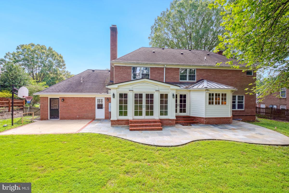 1210 SUFFIELD DR, MCLEAN, Virginia 22101, 4 Bedrooms Bedrooms, ,4 BathroomsBathrooms,Residential,For sale,1210 SUFFIELD DR,VAFX2254124 MLS # VAFX2254124