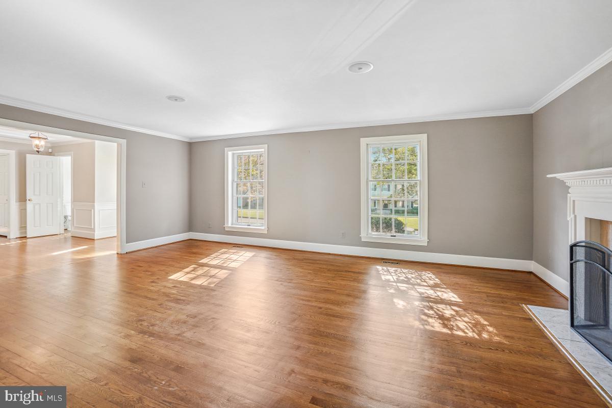 1210 SUFFIELD DR, MCLEAN, Virginia 22101, 4 Bedrooms Bedrooms, ,4 BathroomsBathrooms,Residential,For sale,1210 SUFFIELD DR,VAFX2254124 MLS # VAFX2254124