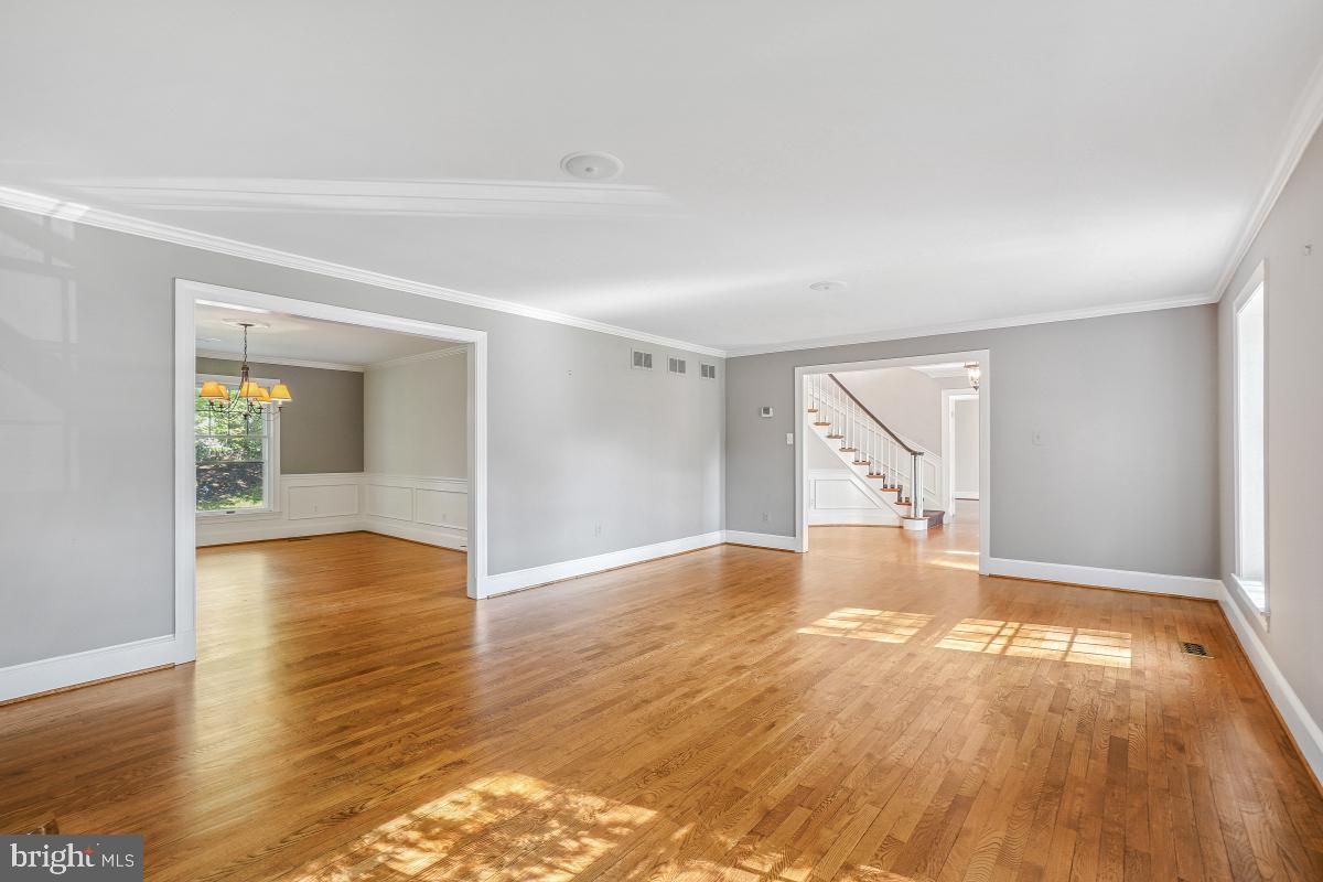 1210 SUFFIELD DR, MCLEAN, Virginia 22101, 4 Bedrooms Bedrooms, ,4 BathroomsBathrooms,Residential,For sale,1210 SUFFIELD DR,VAFX2254124 MLS # VAFX2254124