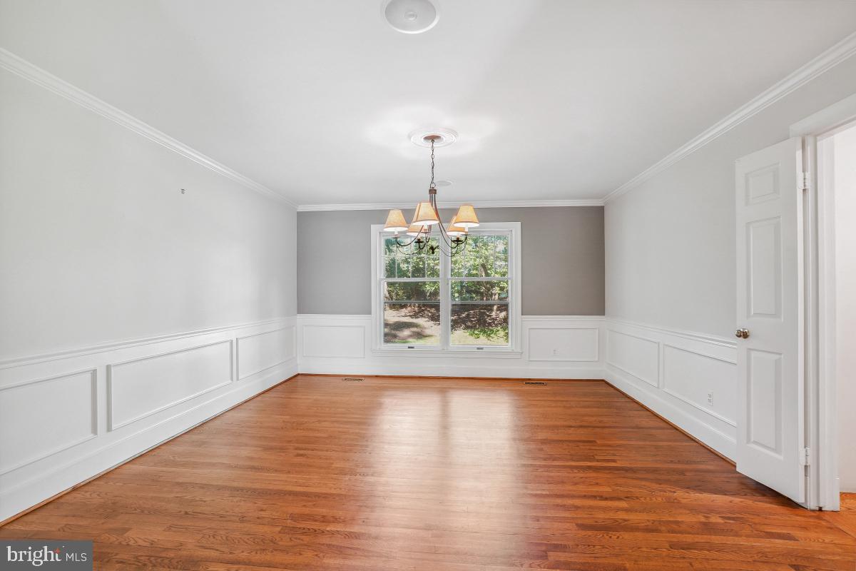 1210 SUFFIELD DR, MCLEAN, Virginia 22101, 4 Bedrooms Bedrooms, ,4 BathroomsBathrooms,Residential,For sale,1210 SUFFIELD DR,VAFX2254124 MLS # VAFX2254124