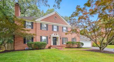 1210 SUFFIELD DR, MCLEAN, Virginia 22101, 4 Bedrooms Bedrooms, ,4 BathroomsBathrooms,Residential,For sale,1210 SUFFIELD DR,VAFX2254124 MLS # VAFX2254124