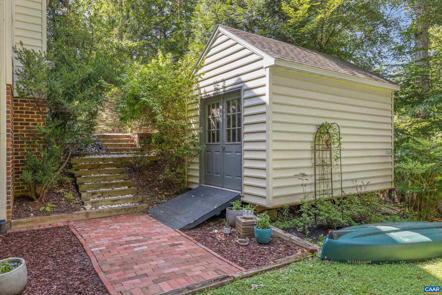 2777 PEPPERVINE CT, CHARLOTTESVILLE, Virginia 22911, 5 Bedrooms Bedrooms, ,3 BathroomsBathrooms,Residential,For sale,2777 PEPPERVINE CT,666469 MLS # 666469