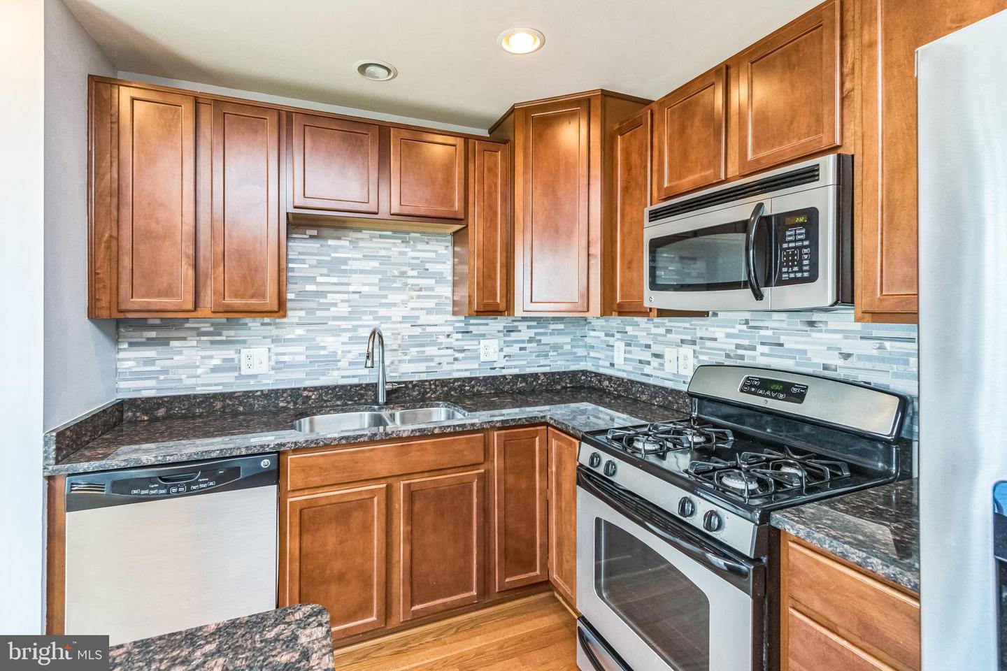 3077 CHINKAPIN OAK LN, WOODBRIDGE, Virginia 22191, 3 Bedrooms Bedrooms, ,3 BathroomsBathrooms,Residential,For sale,3077 CHINKAPIN OAK LN,VAPW2098788 MLS # VAPW2098788