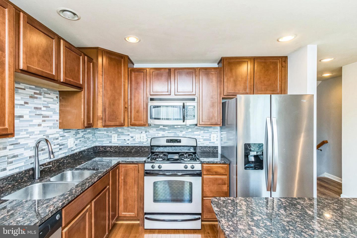 3077 CHINKAPIN OAK LN, WOODBRIDGE, Virginia 22191, 3 Bedrooms Bedrooms, ,3 BathroomsBathrooms,Residential,For sale,3077 CHINKAPIN OAK LN,VAPW2098788 MLS # VAPW2098788