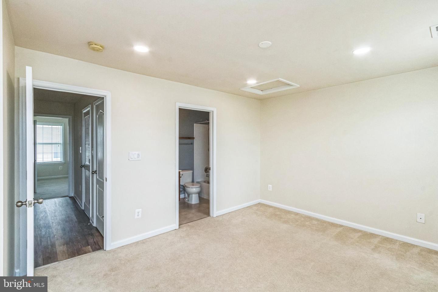 3077 CHINKAPIN OAK LN, WOODBRIDGE, Virginia 22191, 3 Bedrooms Bedrooms, ,3 BathroomsBathrooms,Residential,For sale,3077 CHINKAPIN OAK LN,VAPW2098788 MLS # VAPW2098788