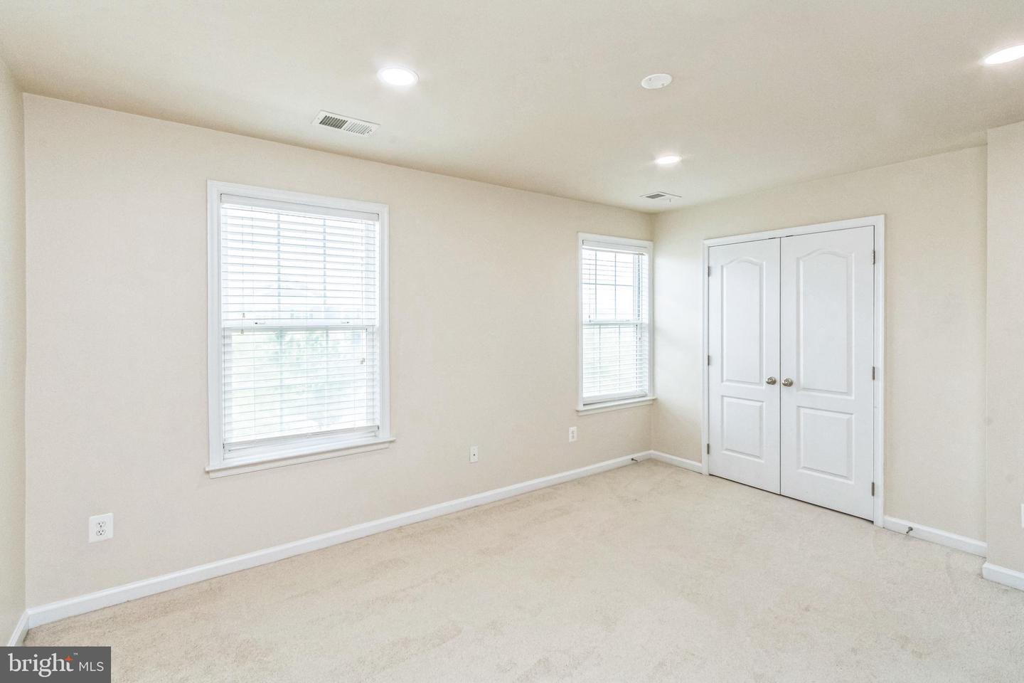 3077 CHINKAPIN OAK LN, WOODBRIDGE, Virginia 22191, 3 Bedrooms Bedrooms, ,3 BathroomsBathrooms,Residential,For sale,3077 CHINKAPIN OAK LN,VAPW2098788 MLS # VAPW2098788
