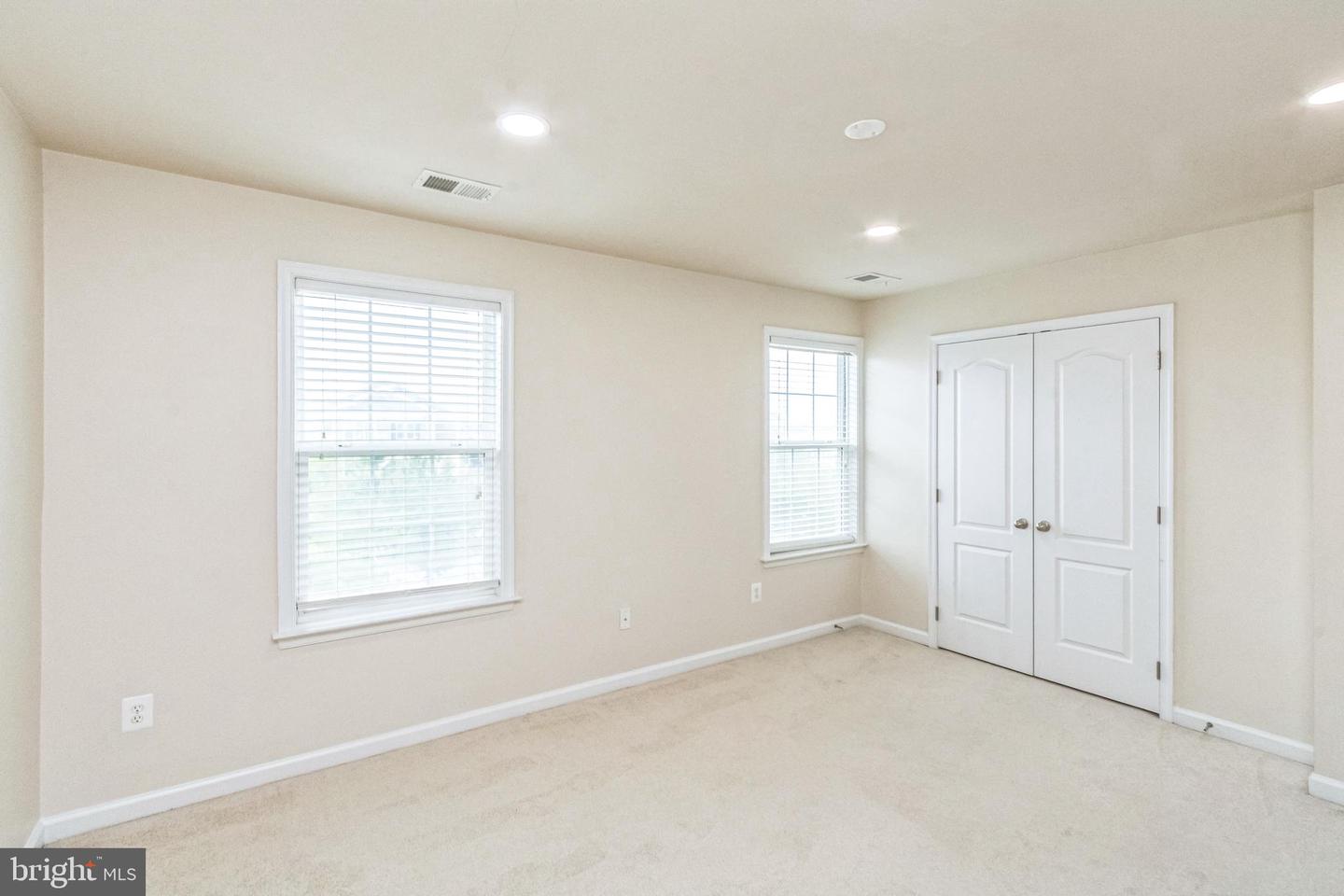 3077 CHINKAPIN OAK LN, WOODBRIDGE, Virginia 22191, 3 Bedrooms Bedrooms, ,3 BathroomsBathrooms,Residential,For sale,3077 CHINKAPIN OAK LN,VAPW2098788 MLS # VAPW2098788