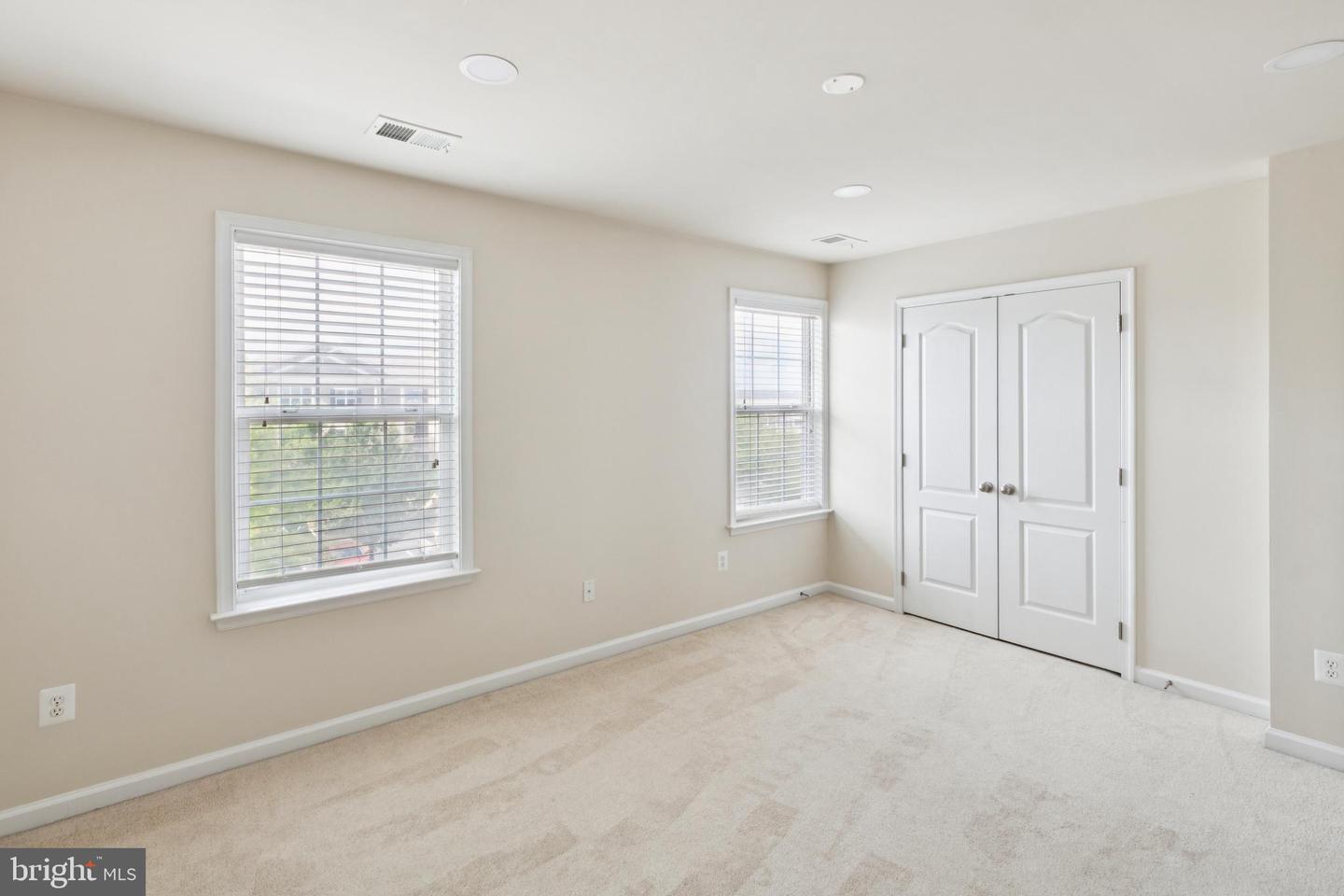 3077 CHINKAPIN OAK LN, WOODBRIDGE, Virginia 22191, 3 Bedrooms Bedrooms, ,3 BathroomsBathrooms,Residential,For sale,3077 CHINKAPIN OAK LN,VAPW2098788 MLS # VAPW2098788