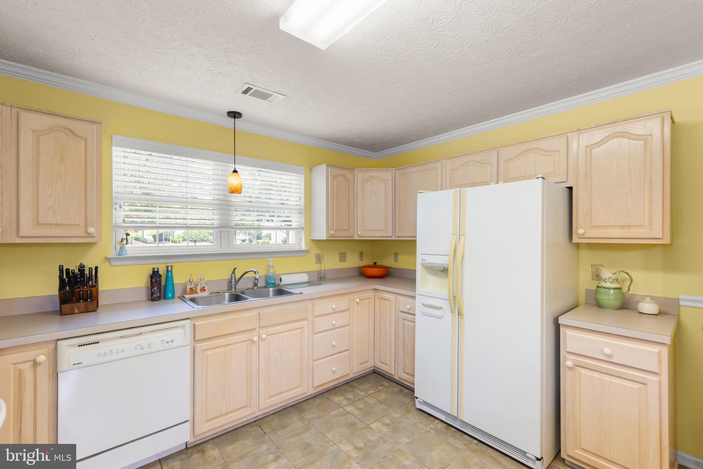 100 CANDLEWICK DR, WINCHESTER, Virginia 22602, 2 Bedrooms Bedrooms, ,2 BathroomsBathrooms,Residential,For sale,100 CANDLEWICK DR,VAFV2035354 MLS # VAFV2035354