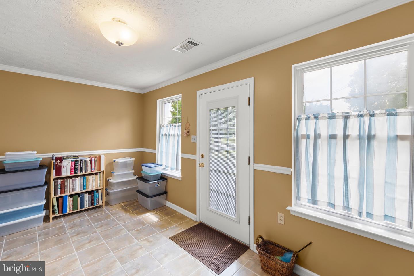 100 CANDLEWICK DR, WINCHESTER, Virginia 22602, 2 Bedrooms Bedrooms, ,2 BathroomsBathrooms,Residential,For sale,100 CANDLEWICK DR,VAFV2035354 MLS # VAFV2035354