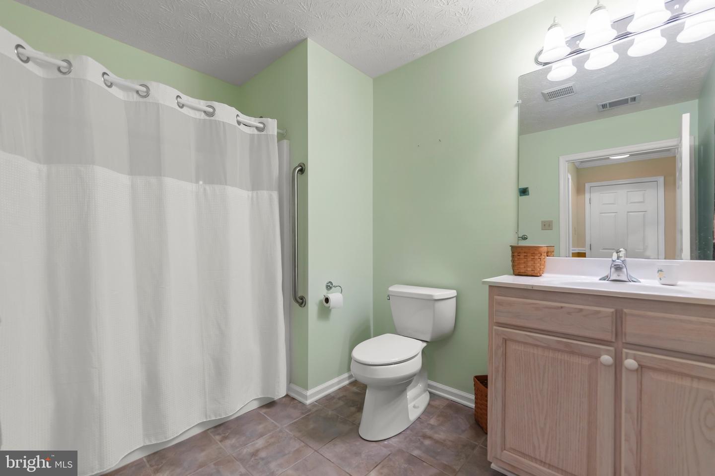 100 CANDLEWICK DR, WINCHESTER, Virginia 22602, 2 Bedrooms Bedrooms, ,2 BathroomsBathrooms,Residential,For sale,100 CANDLEWICK DR,VAFV2035354 MLS # VAFV2035354