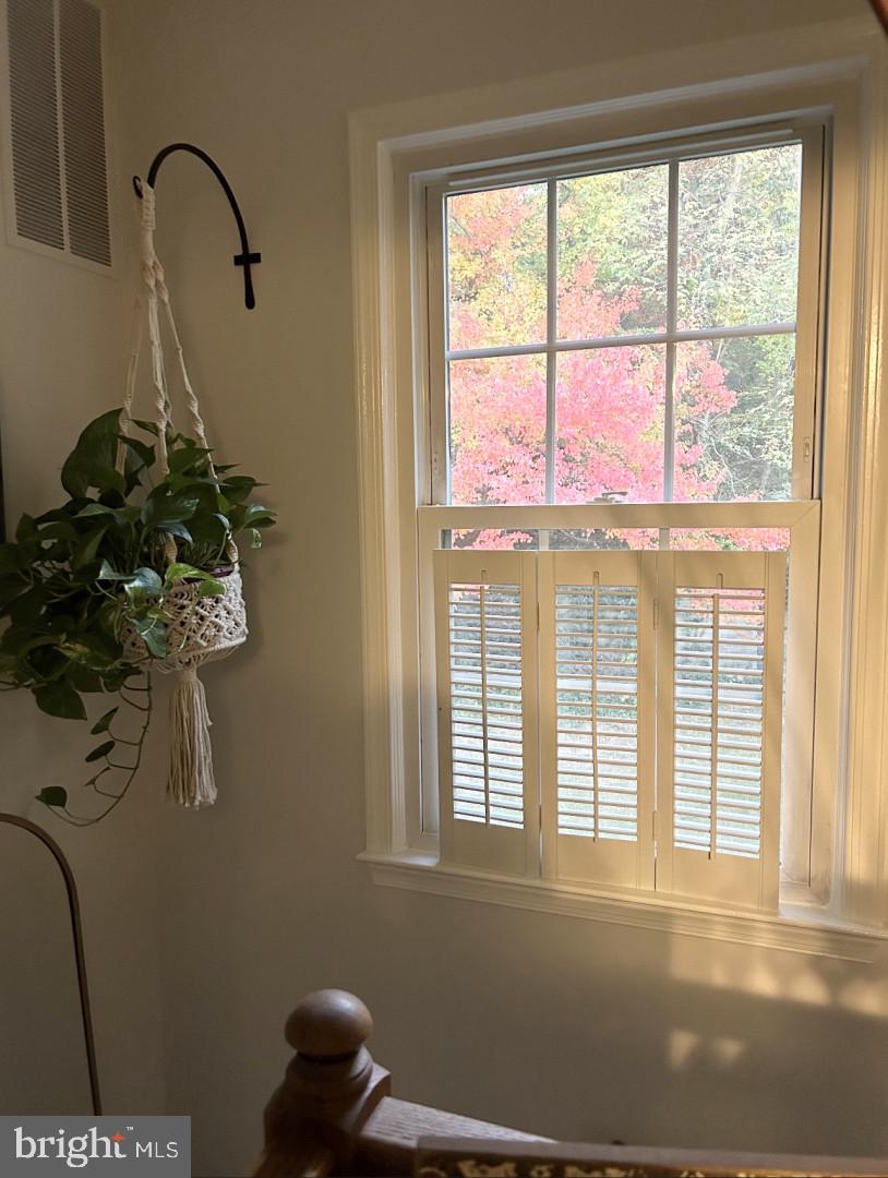 148 WASHINGTON ST, OCCOQUAN, Virginia 22125, 3 Bedrooms Bedrooms, ,2 BathroomsBathrooms,Residential,For sale,148 WASHINGTON ST,VAPW2098830 MLS # VAPW2098830