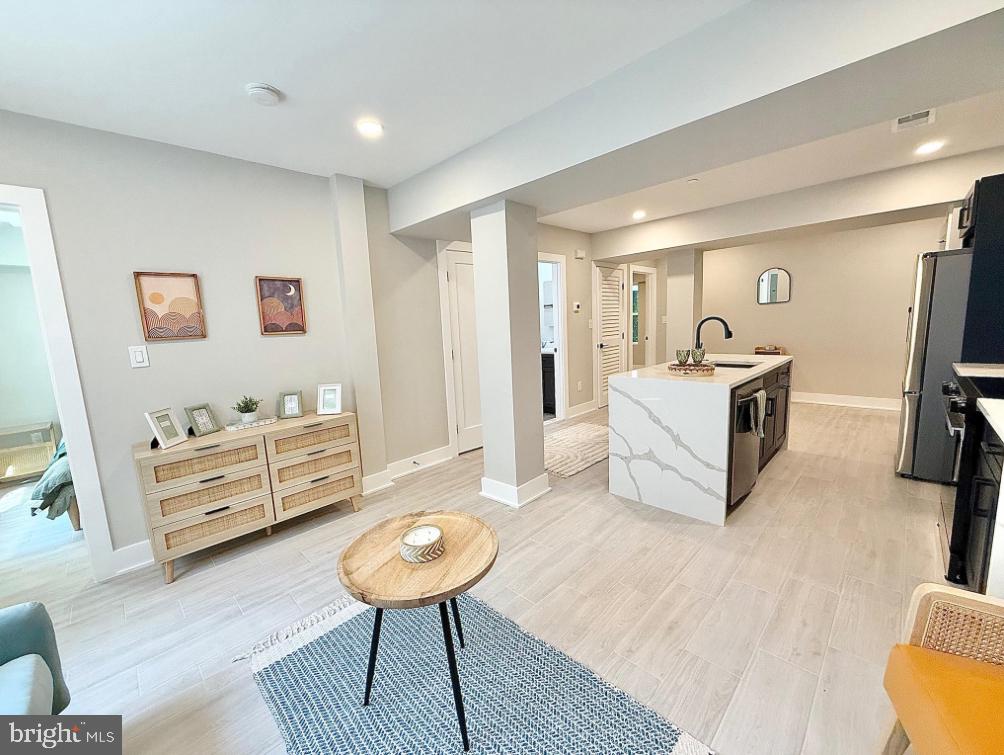 1806 D ST NE #1, WASHINGTON, District Of Columbia 20002, 2 Bedrooms Bedrooms, ,1 BathroomBathrooms,Residential,For sale,1806 D ST NE #1,DCDC2209606 MLS # DCDC2209606