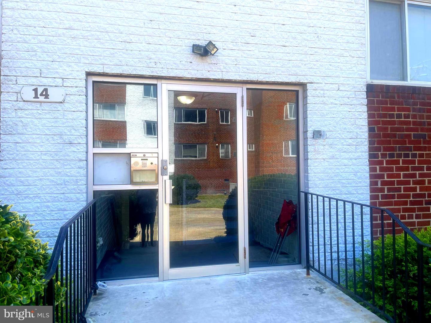 14 HALLEY PL SE #201, WASHINGTON, District Of Columbia 20032, 2 Bedrooms Bedrooms, ,1 BathroomBathrooms,Residential,For sale,14 HALLEY PL SE #201,DCDC2209610 MLS # DCDC2209610