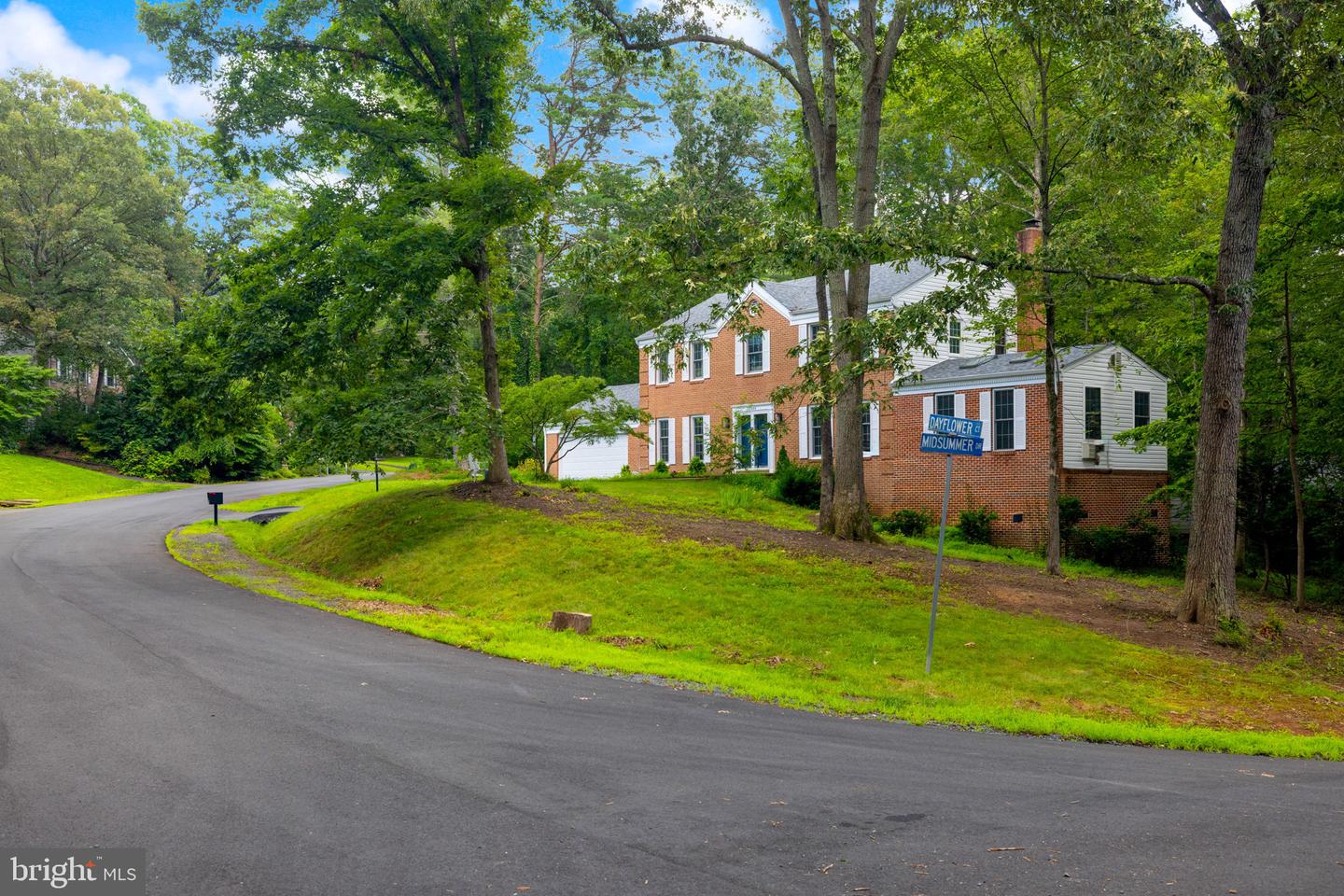 10809 DAYFLOWER CT, RESTON, Virginia 20191, 4 Bedrooms Bedrooms, ,3 BathroomsBathrooms,Residential,For sale,10809 DAYFLOWER CT,VAFX2254558 MLS # VAFX2254558