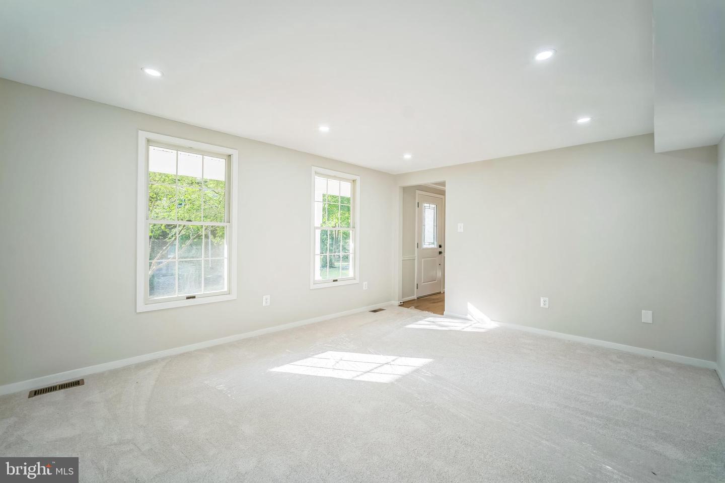 13644 SHREVE ST, CENTREVILLE, Virginia 20120, 4 Bedrooms Bedrooms, ,3 BathroomsBathrooms,Residential,For sale,13644 SHREVE ST,VAFX2254562 MLS # VAFX2254562