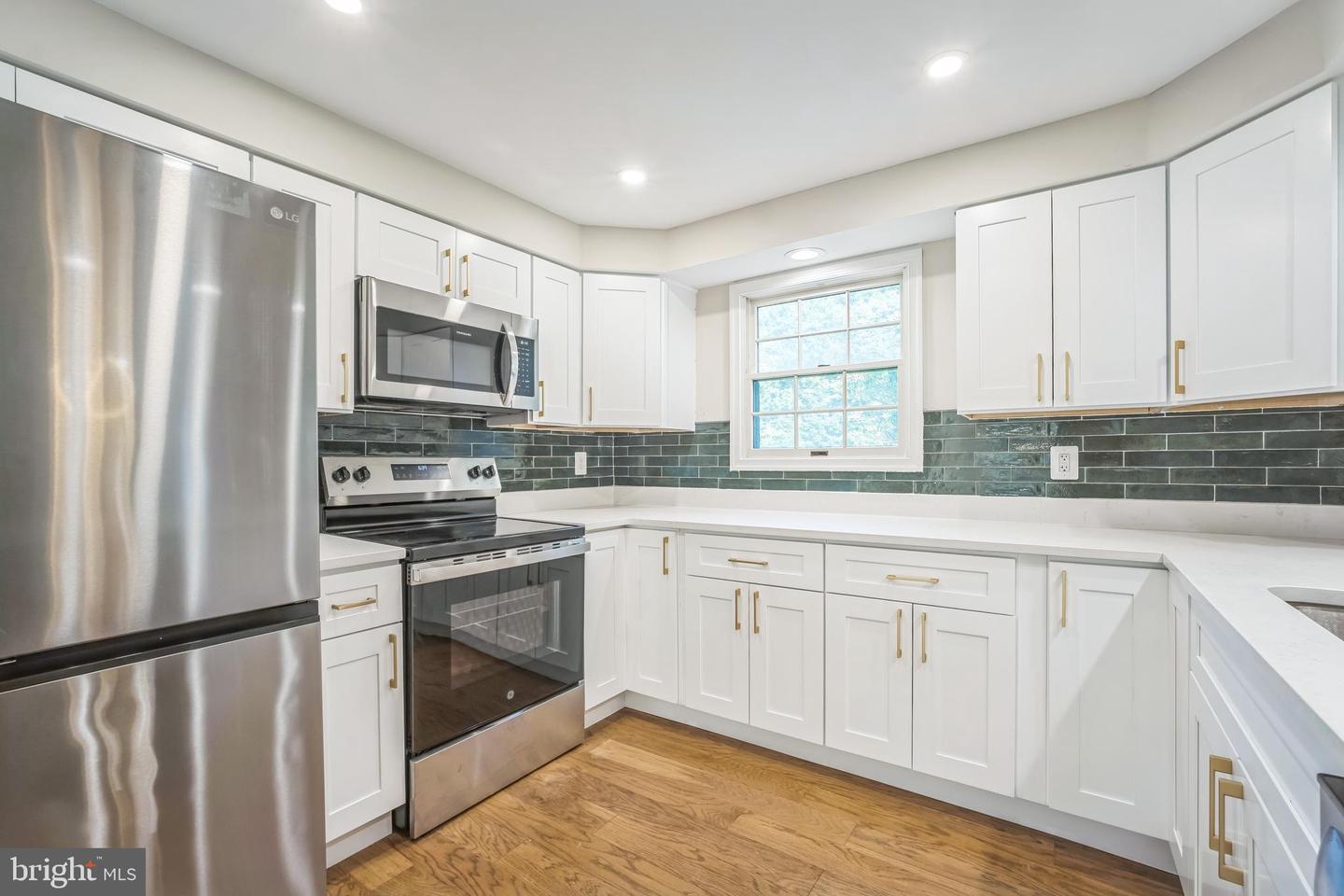 13644 SHREVE ST, CENTREVILLE, Virginia 20120, 4 Bedrooms Bedrooms, ,3 BathroomsBathrooms,Residential,For sale,13644 SHREVE ST,VAFX2254562 MLS # VAFX2254562