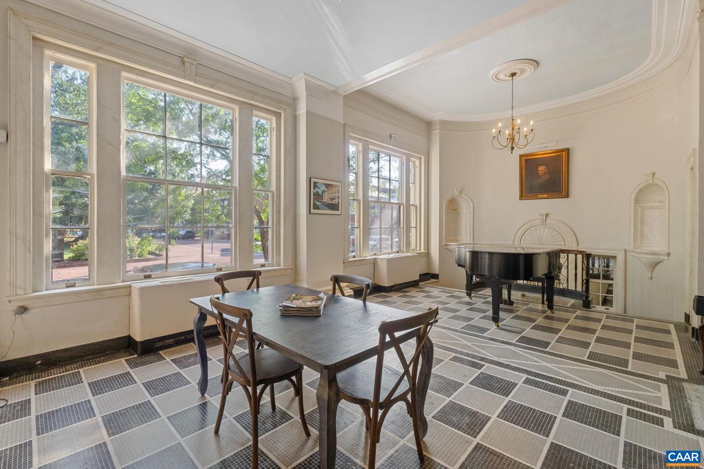 500 COURT SQ #901, CHARLOTTESVILLE, Virginia 22902, 1 Bedroom Bedrooms, ,1 BathroomBathrooms,Residential,For sale,500 COURT SQ #901,666534 MLS # 666534
