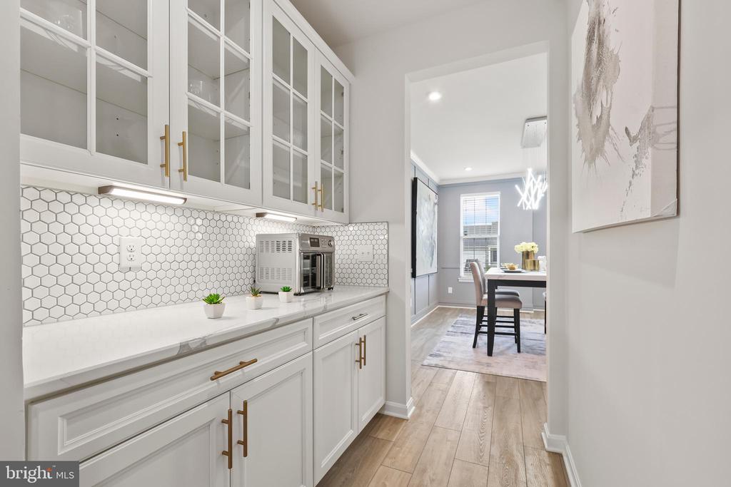 10102 PREMIER ST, FREDERICKSBURG, Virginia 22408, 7 Bedrooms Bedrooms, ,5 BathroomsBathrooms,Residential,10102 PREMIER ST,VASP2032164 MLS # VASP2032164
