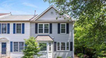 33 PEPPER TREE CT, WARRENTON, Virginia 20186, 3 Bedrooms Bedrooms, ,3 BathroomsBathrooms,Residential,33 PEPPER TREE CT,VAFQ2017390 MLS # VAFQ2017390
