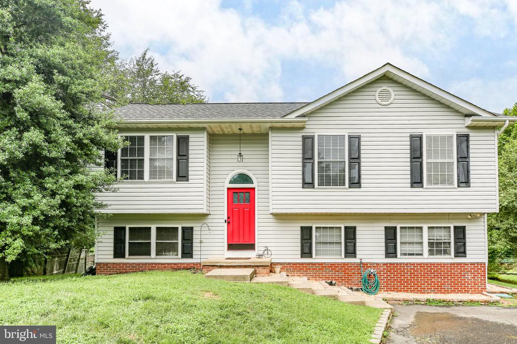 10708 LIVE OAK CT, FREDERICKSBURG, Virginia 22407, 4 Bedrooms Bedrooms, ,3 BathroomsBathrooms,Residential,10708 LIVE OAK CT,VASP2034584 MLS # VASP2034584
