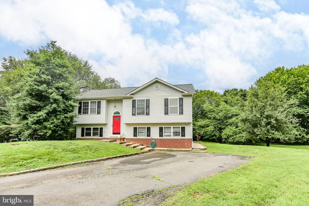 10708 LIVE OAK CT, FREDERICKSBURG, Virginia 22407, 4 Bedrooms Bedrooms, ,3 BathroomsBathrooms,Residential,10708 LIVE OAK CT,VASP2034584 MLS # VASP2034584