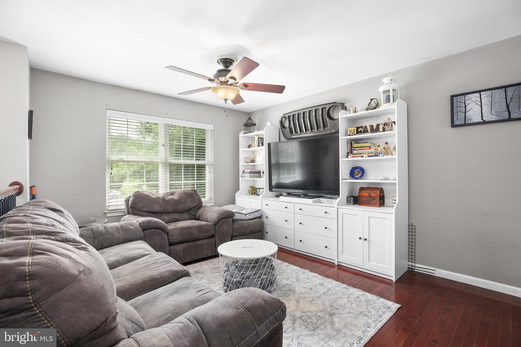 10708 LIVE OAK CT, FREDERICKSBURG, Virginia 22407, 4 Bedrooms Bedrooms, ,3 BathroomsBathrooms,Residential,10708 LIVE OAK CT,VASP2034584 MLS # VASP2034584