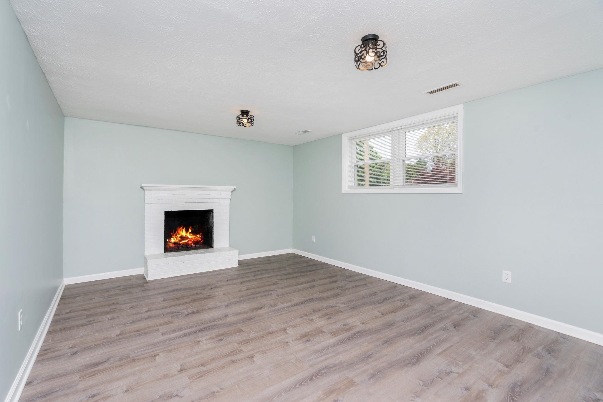 402 MARSHALL ST, STAUNTON, Virginia 24401, 4 Bedrooms Bedrooms, ,3 BathroomsBathrooms,Residential,402 MARSHALL ST,663614 MLS # 663614