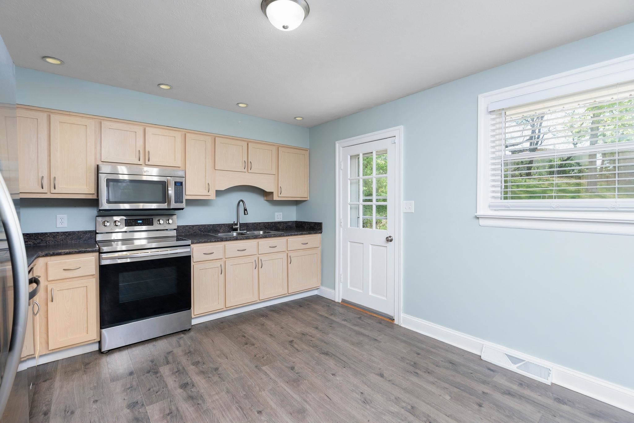 402 MARSHALL ST, STAUNTON, Virginia 24401, 4 Bedrooms Bedrooms, ,3 BathroomsBathrooms,Residential,402 MARSHALL ST,663614 MLS # 663614