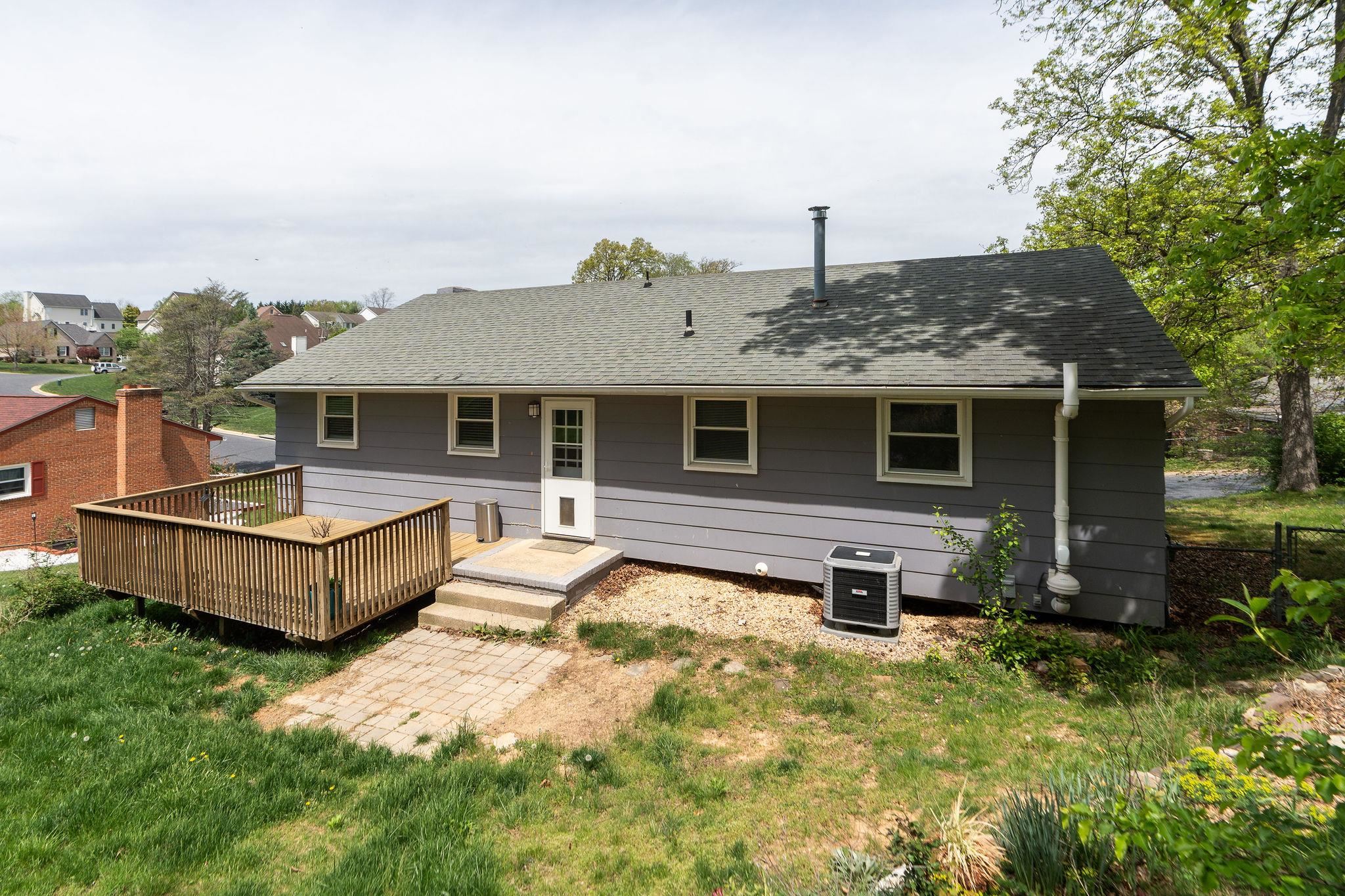 402 MARSHALL ST, STAUNTON, Virginia 24401, 4 Bedrooms Bedrooms, ,3 BathroomsBathrooms,Residential,402 MARSHALL ST,663614 MLS # 663614