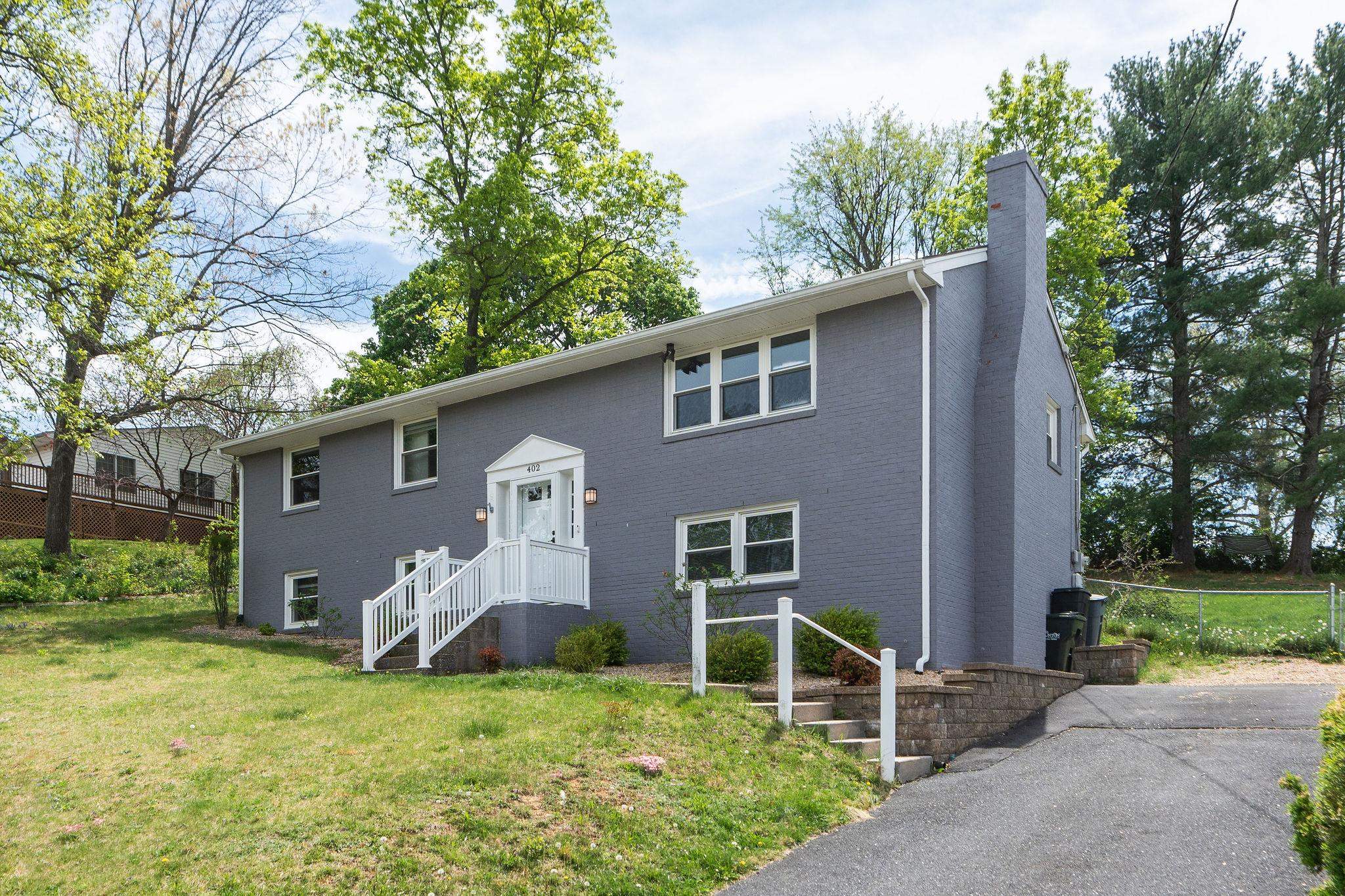 402 MARSHALL ST, STAUNTON, Virginia 24401, 4 Bedrooms Bedrooms, ,3 BathroomsBathrooms,Residential,402 MARSHALL ST,663614 MLS # 663614