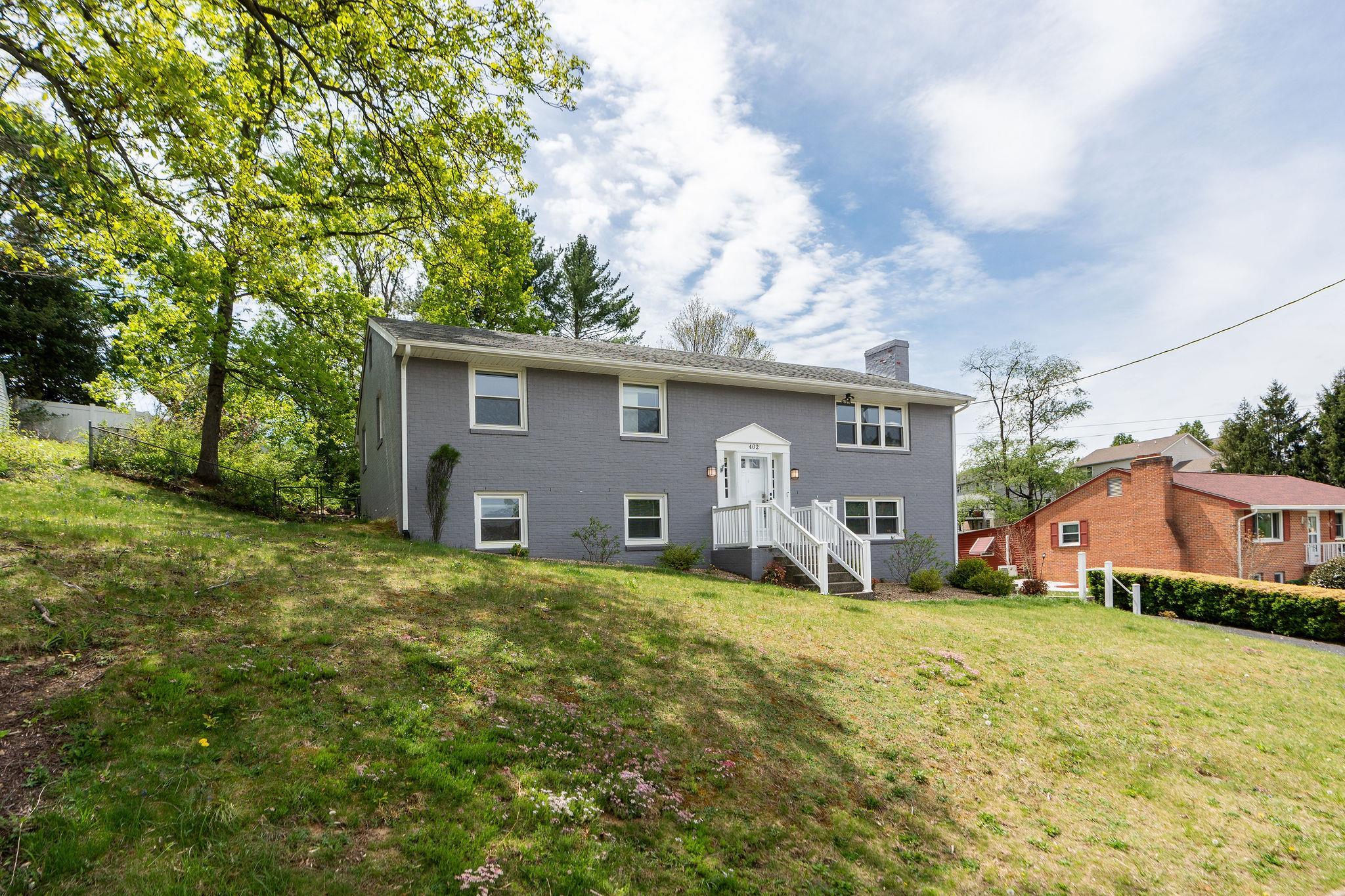 402 MARSHALL ST, STAUNTON, Virginia 24401, 4 Bedrooms Bedrooms, ,3 BathroomsBathrooms,Residential,402 MARSHALL ST,663614 MLS # 663614