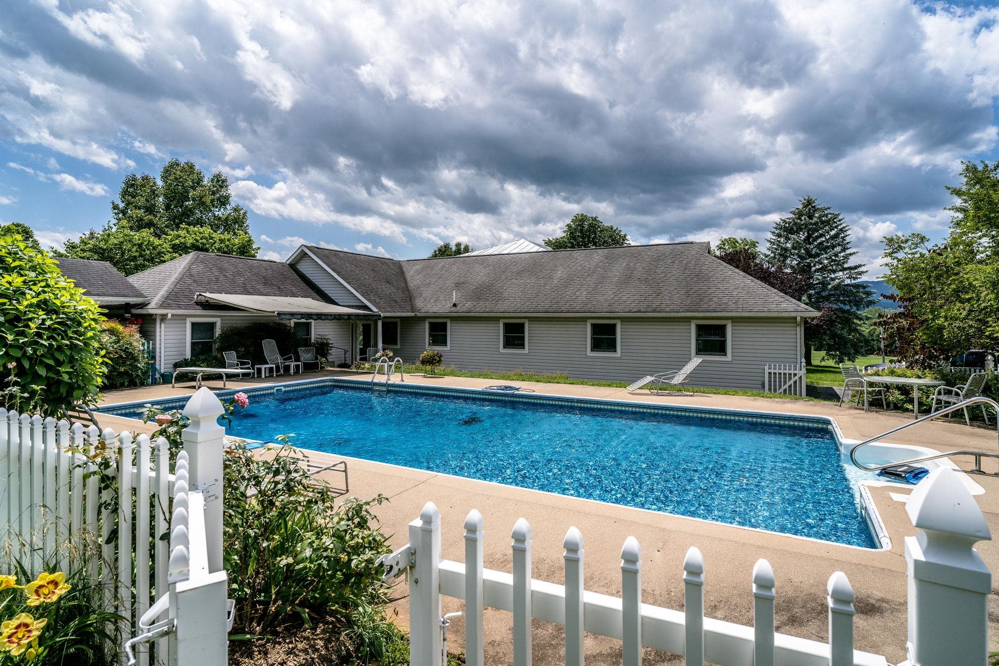 16540 STONEY LEA LN, ELKTON, Virginia 22827, 6 Bedrooms Bedrooms, ,3 BathroomsBathrooms,Residential,16540 STONEY LEA LN,666558 MLS # 666558