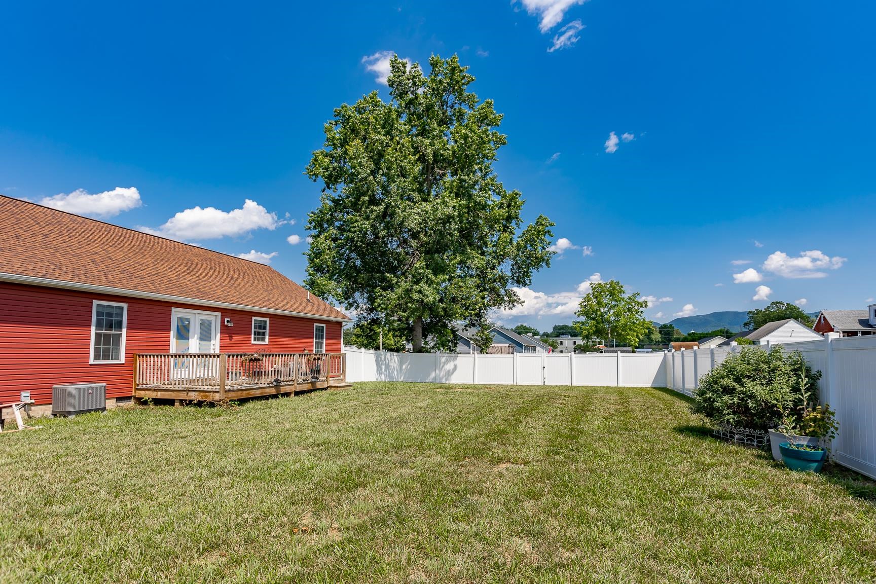 501 11TH ST, GROTTOES, Virginia 24441, 3 Bedrooms Bedrooms, ,2 BathroomsBathrooms,Residential,501 11TH ST,666561 MLS # 666561