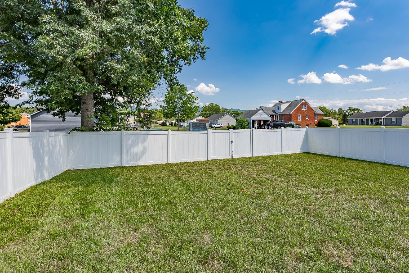 501 11TH ST, GROTTOES, Virginia 24441, 3 Bedrooms Bedrooms, ,2 BathroomsBathrooms,Residential,501 11TH ST,666561 MLS # 666561