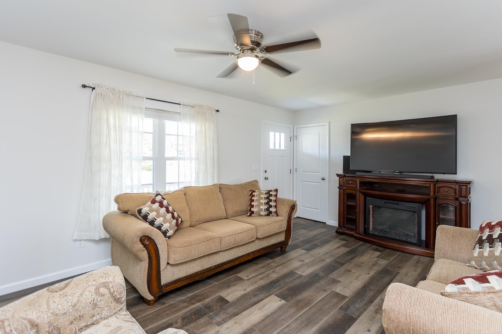 501 11TH ST, GROTTOES, Virginia 24441, 3 Bedrooms Bedrooms, ,2 BathroomsBathrooms,Residential,501 11TH ST,666561 MLS # 666561